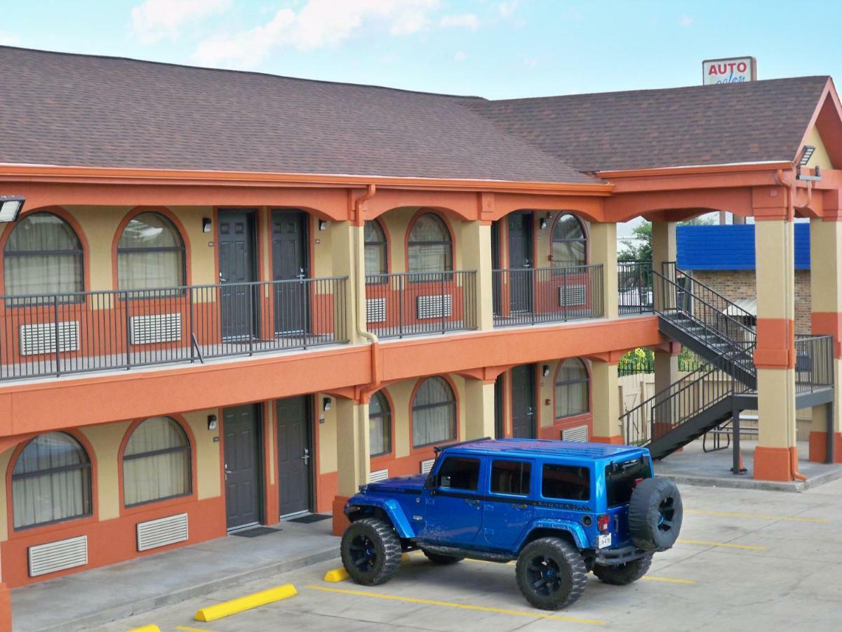 Scottish Inn And Suites Beaumont Exterior photo